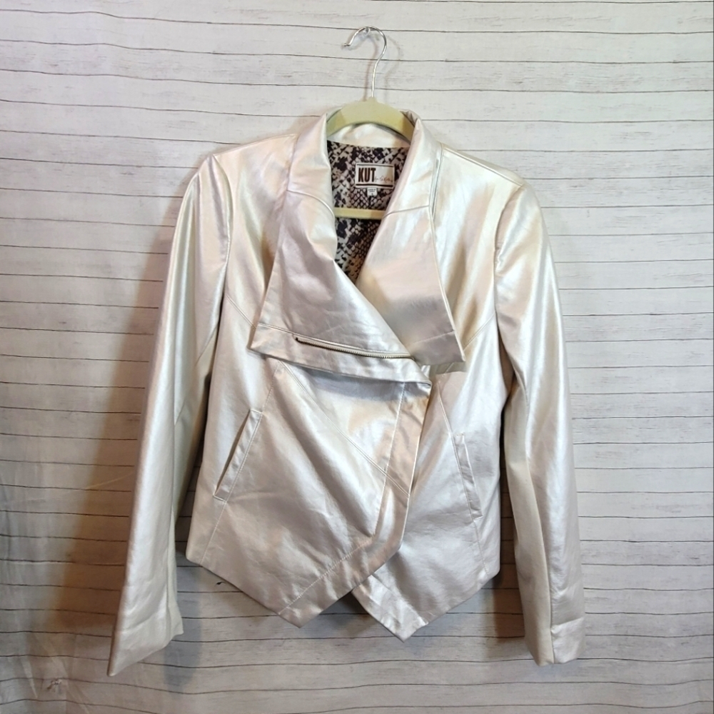 KUT FROM THE CLOTH WHITE PEARL FAUX LEATHER MOTO BOMBER, SZ SMALL